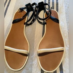 Never worn Tory Burch sandals